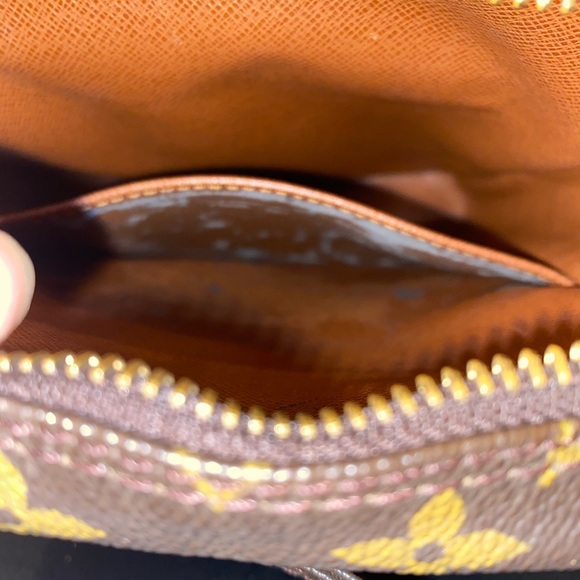 Louis Vuitton monogram Amazone crossbody bag - Picture 9 of 15